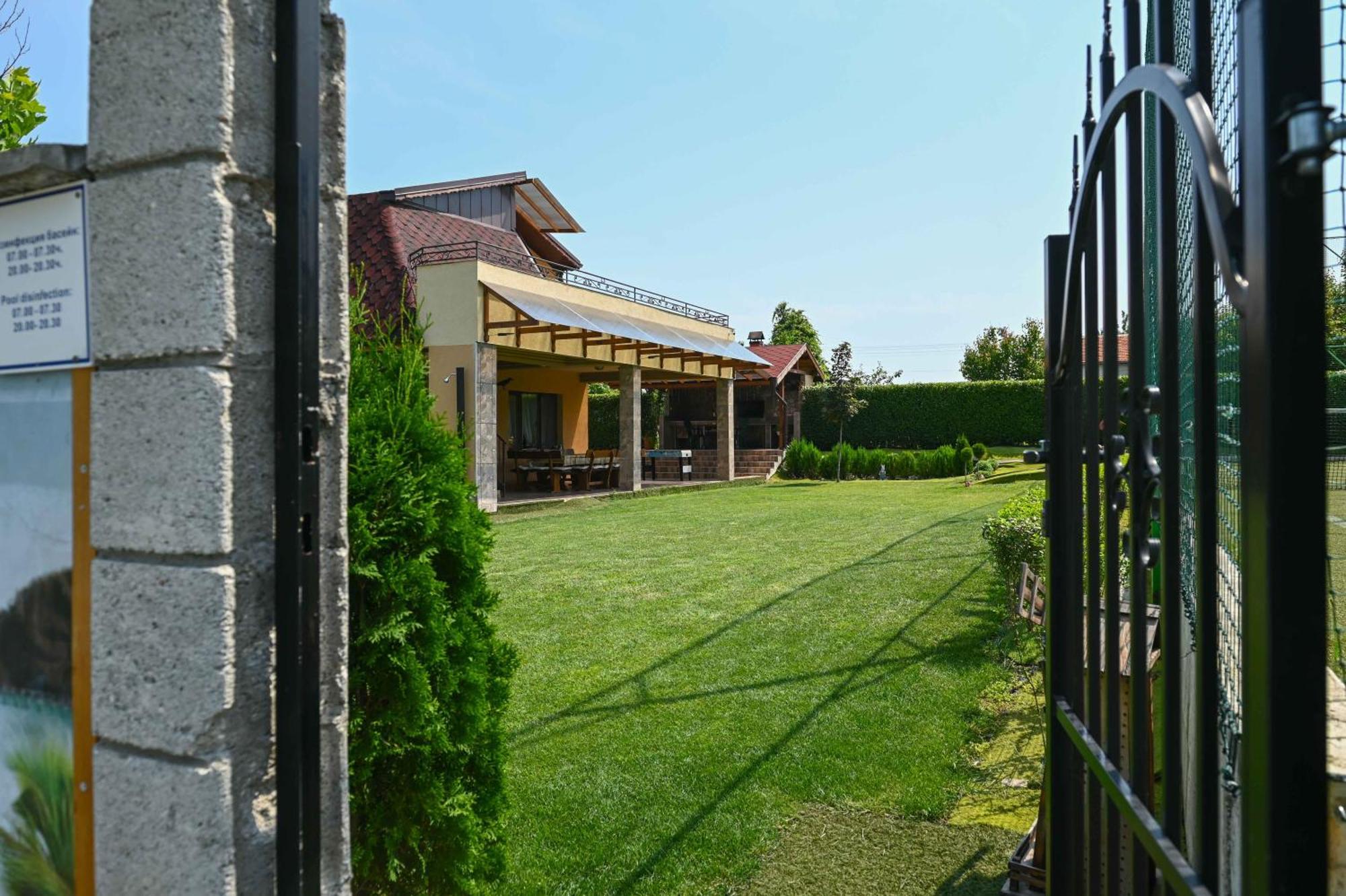 Guest House Erida Trastenik Zewnętrze zdjęcie